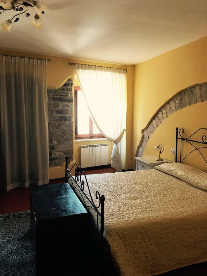 B&B La Dimora Del Capitano Fabriano Luaran gambar