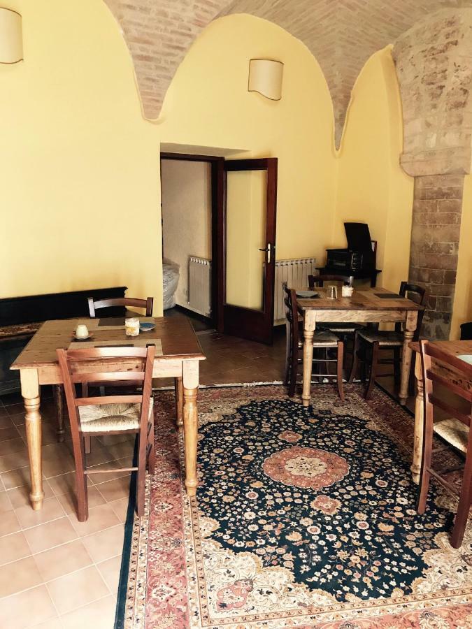B&B La Dimora Del Capitano Fabriano Luaran gambar